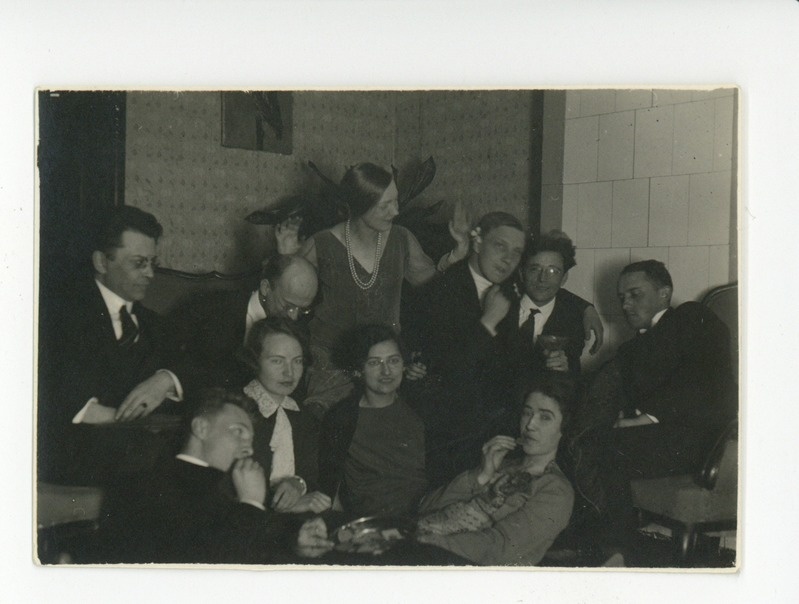 Osvald Saadre, Linda Vilmre, Linda Annist, Elo Tuglas, Friedebert Tuglas, Voldemar Vaga, Elsbet Markus, Ants Oras, Mart Lepik, Julius Mägiste, 04.1927