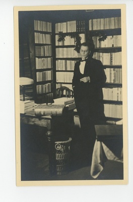 Friedebert Tuglas oma töökabinetis, 02.03.1936  duplicate photo