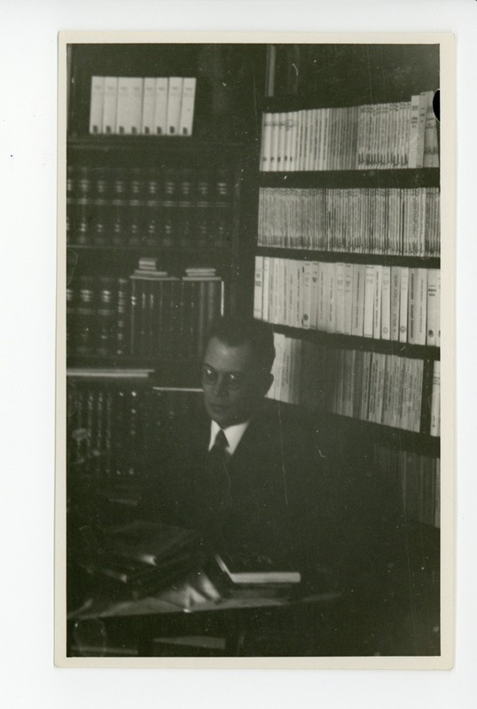 Friedebert Tuglas oma töökabinetis, 01.1938