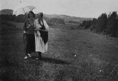 Suvitusi Kasaritsas Puiga talus 1921 ja 1922  duplicate photo