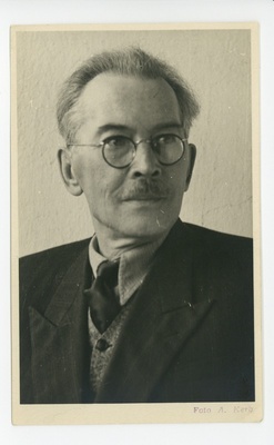 Friedebert Tuglase portree, 09.1948  duplicate photo