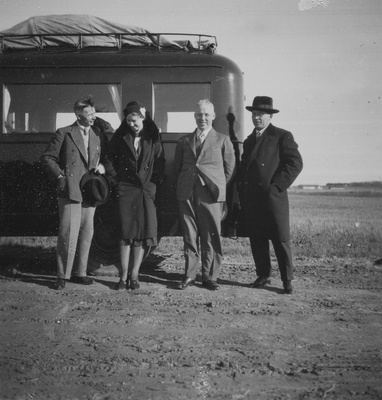 Lahkumine reisikaaslastest Tartus 1931  duplicate photo