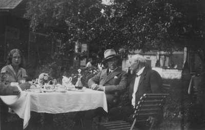 Vastuvõtt linnapea Alveri pool, millest võttis osa ms ka Grünthal-Ridala  duplicate photo