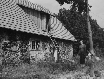 Ahja vana õllekoja ees, juuli 1938  duplicate photo
