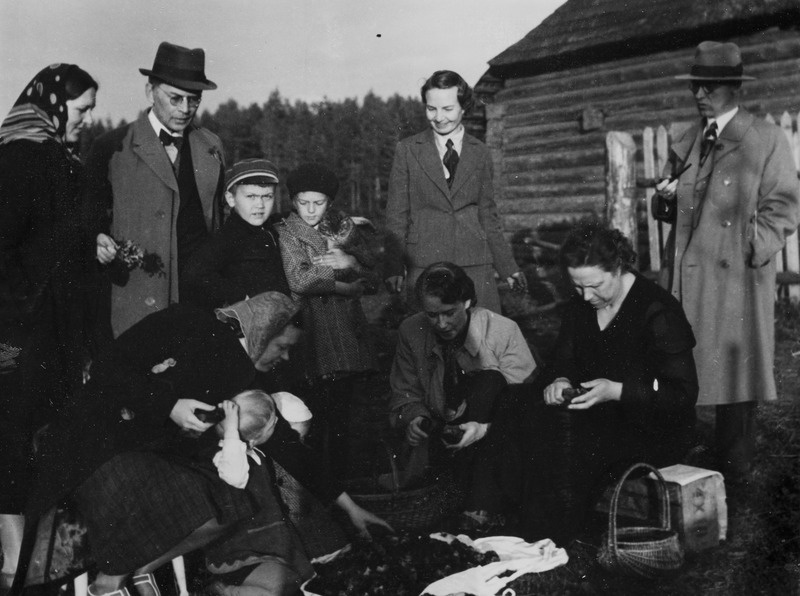 Ooniste otsimisel Erastvere metsas 28. mail 1939