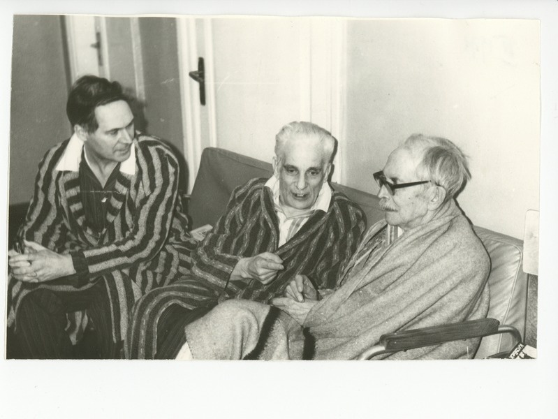 Evald Okas, Villem Reimann ja Friedebert Tuglas haiglas, 02.1971