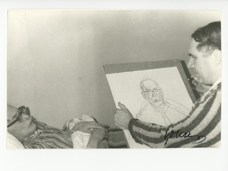 Evald Okas skitseerib Friedebert Tuglast haiglas, 02.1971