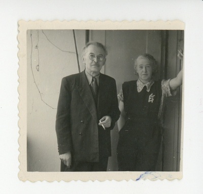 Elo Tuglas ja Friedebert Tuglas verandal, 05.1951  similar photo