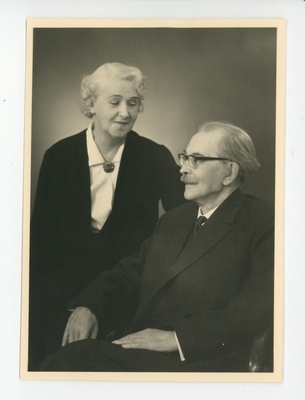 Elo Tuglas ja Friedebert Tuglas ühisportree, 01.1956  similar photo