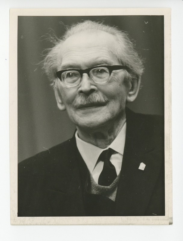 Juubilar Friedebert Tuglas otsevaates