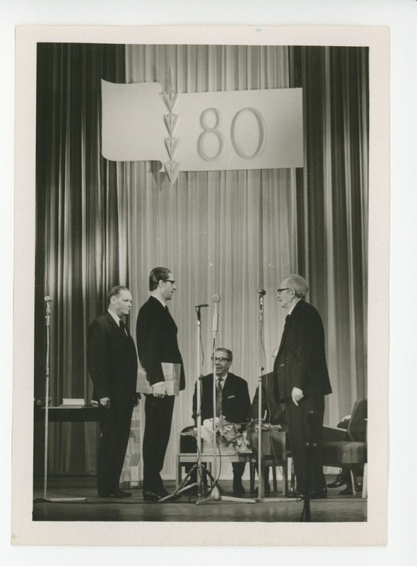 Friedebert Tuglast tervitavad Raoul Viies ja Ralf Parve