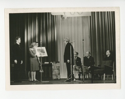 Friedebert Tuglast tervitab Ahja Keskkool  duplicate photo