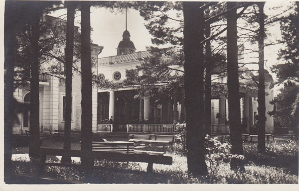 Narva-jõesuu. Coursal balcony