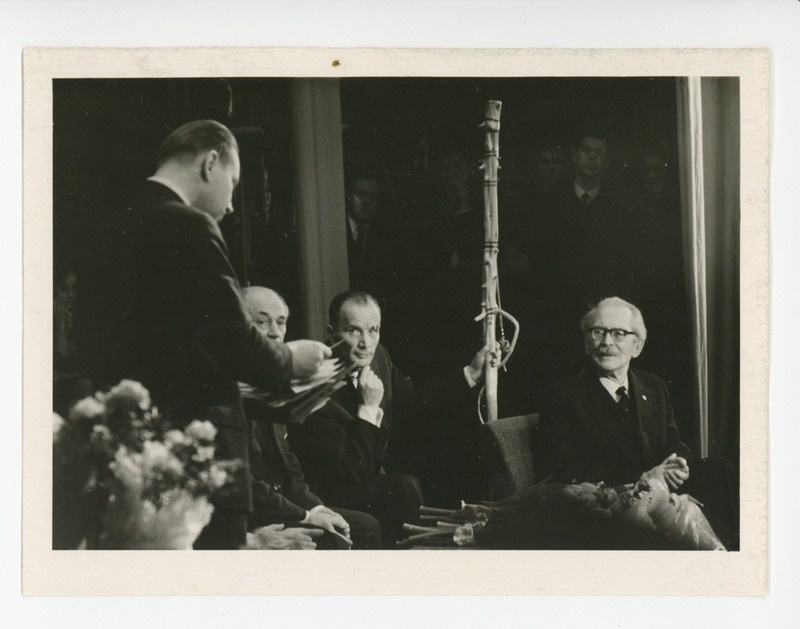 Friedebert Tuglast tervitab Vladimir Beekman