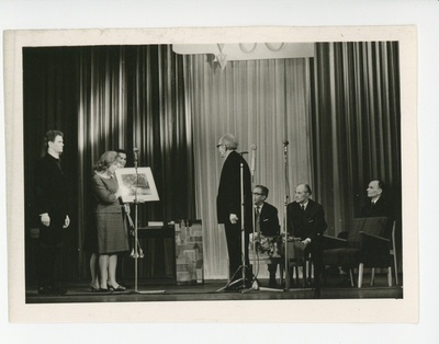 Friedebert Tuglast tervitab Ahja Keskkool  duplicate photo
