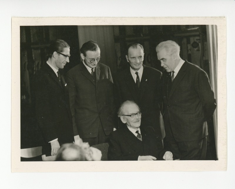 Friedebert Tuglase ümber Ralf Parve, Jaan Eilart, Paul Rummo, Gustav Ernesaks