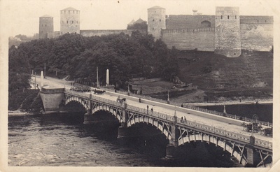 View of Ivangorod fortress and bridge  duplicate photo