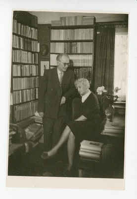 Friedebert ja Elo Tuglas kabinetis, 1960  duplicate photo