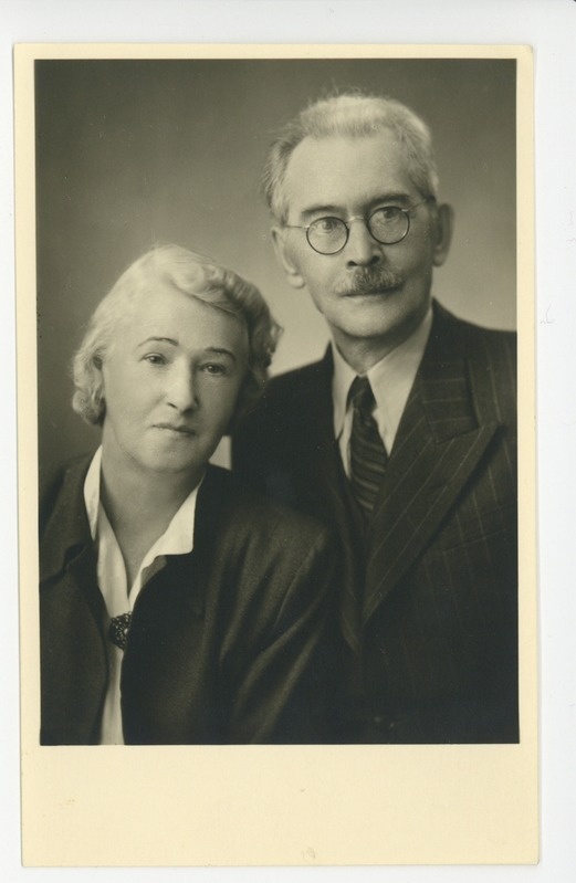 Elo ja Friedebert Tuglas ühisportree, 24.08.1954