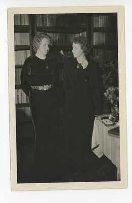 Selma Kurvits ja Elo Tuglas, 02.03.1936  duplicate photo