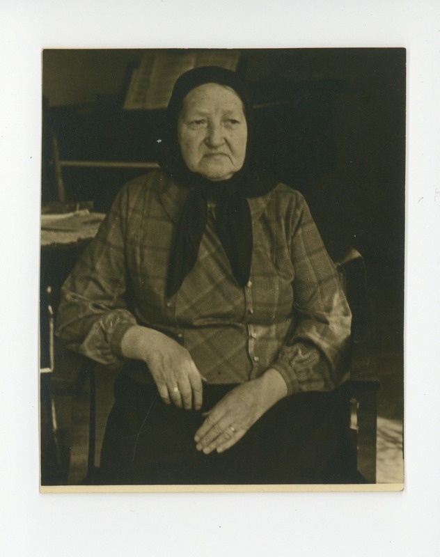 Elo Tuglase ema Marie Oinas