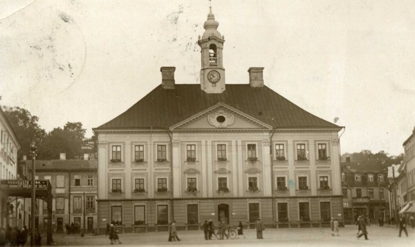 Tartu Raekoja Square and Raekoja, 1930. Photo o. Haidak.