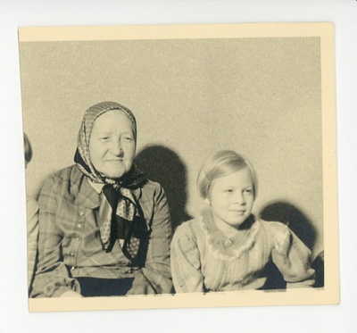 Elo Tuglase ema Marie Oinas Elo Kurvitsaga  duplicate photo