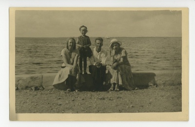 Haapsalu lahe ääres, 1932  duplicate photo