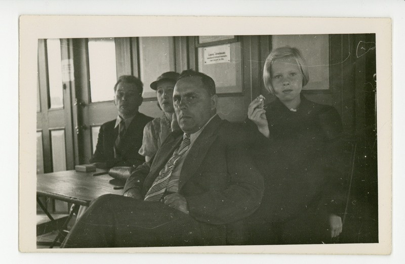 Narva jõel laeval, 1937