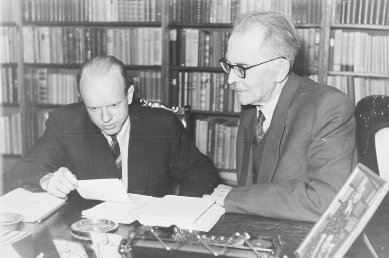 Koos noorkirjanik Väino Ilusaga, oktoober 1956