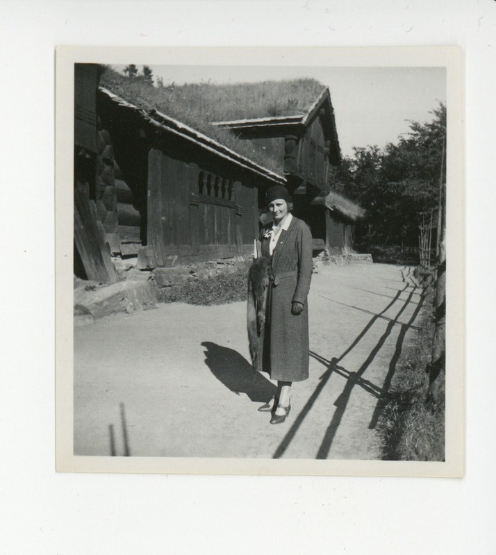 Noor daam Norra vabaõhumuuseumis Oslos, 1931