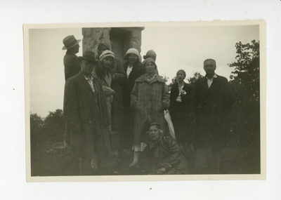 Elo Tuglas Pullapääl, 1932  duplicate photo