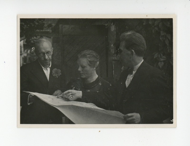 Elsbet Markus-Parek, Elo Tuglas, Johannes Silvet