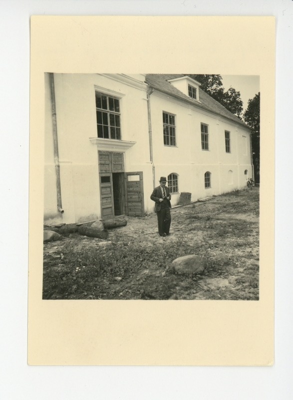 Ahja endine mõisa ait ja viinakelder, 07.1938