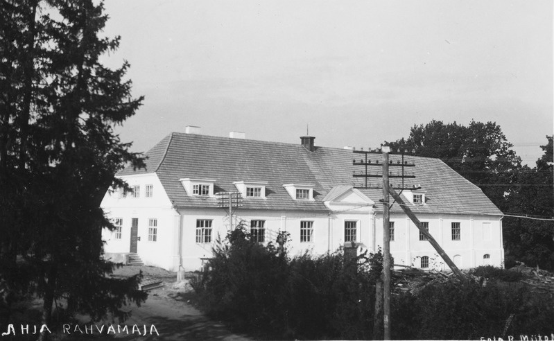 Ahja praegune rahvamaja