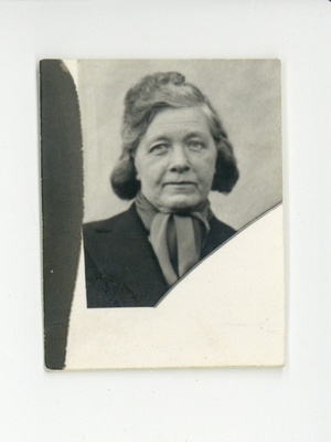 Marie Under  duplicate photo