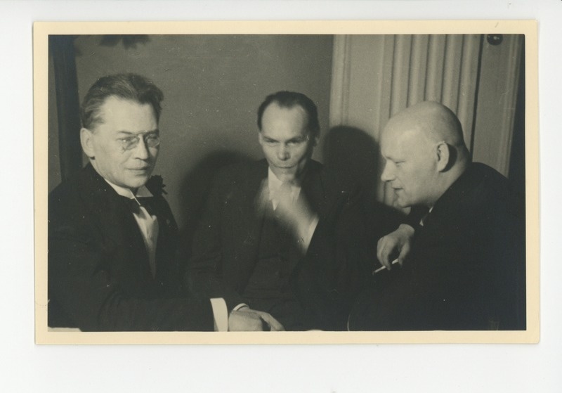 Friedebert Tuglas, Henrik Visnapuu ja August Gailit Sinimandrias 02.03.1936