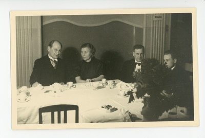 August Alle, Alma Ostra-Oinas ja Peeter Kurvits Sinimandrias 02.03.1936  duplicate photo