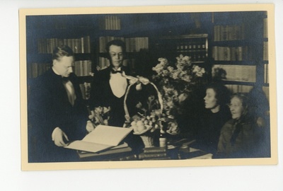 Aleksander Oinas, Friedebert Tuglas, Alma Ostra-Oinas ja Leena Mihkelson (?)  duplicate photo