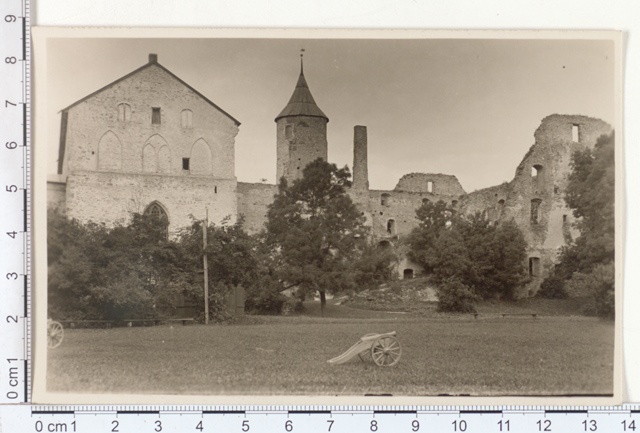 Summer place, Haapsalu Castle ruins