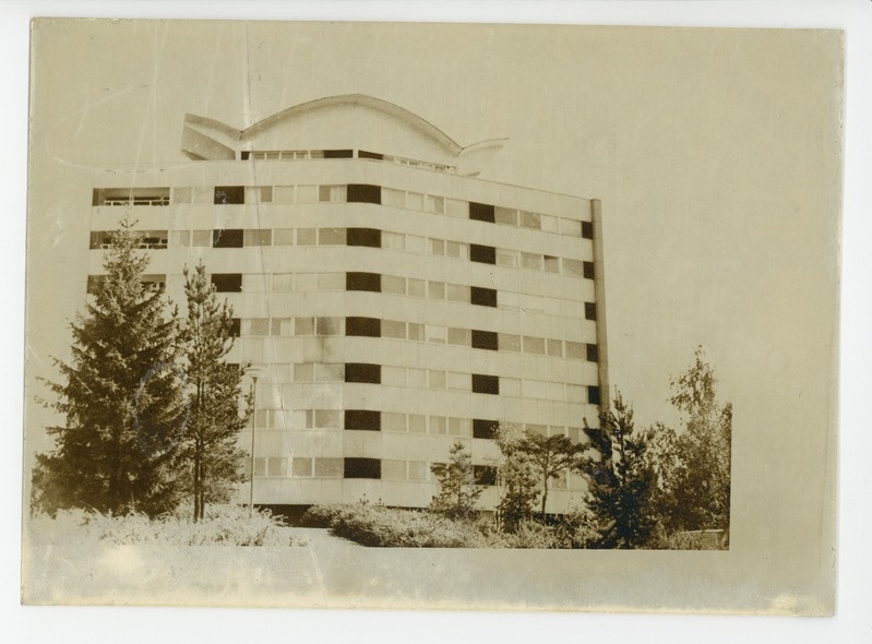 Kaheksakorruseline hoone