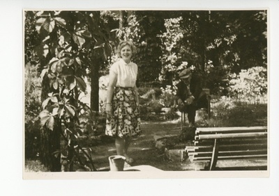 Elo Eesorg ja Friedebert Tuglas aias  duplicate photo