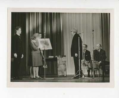 Ahja Keskkooli õpilased tervitamas, 02.03.1966  duplicate photo