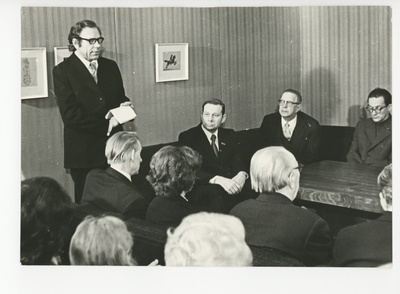 Majamuuseumi avamine, keskplaanis kõneleb August Eelmäe  duplicate photo