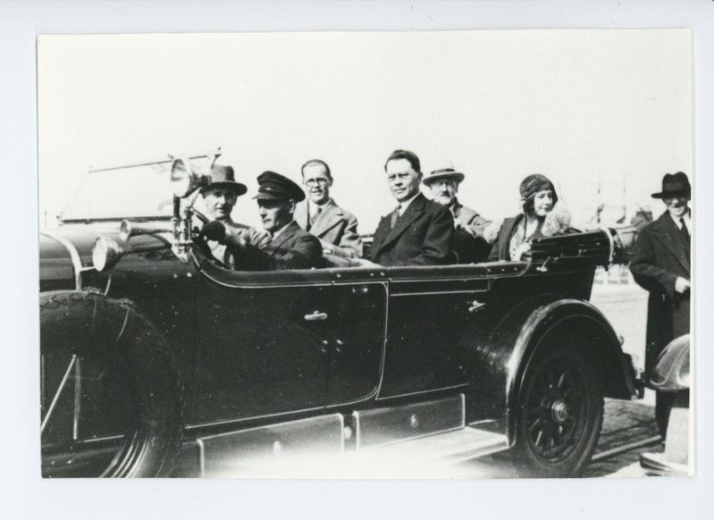Teel soome kirjanik-külalistega Tallinna sadamast linna, 29.05.1931