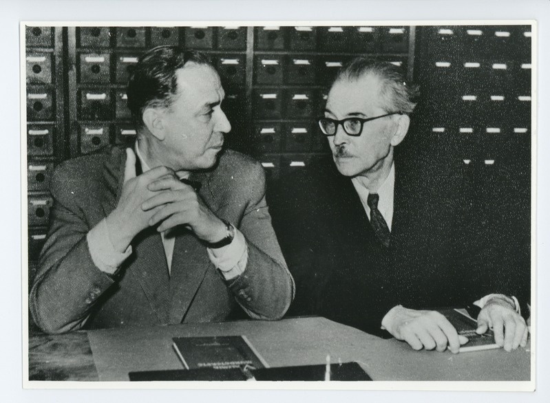 Friedebert Tuglas ja Olavi Paavolainen Keele ja Kirjanduse Instituudis, 09.1956