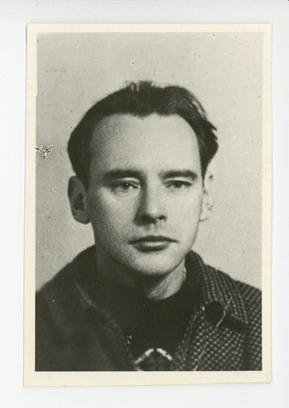 Leon Toomi portree