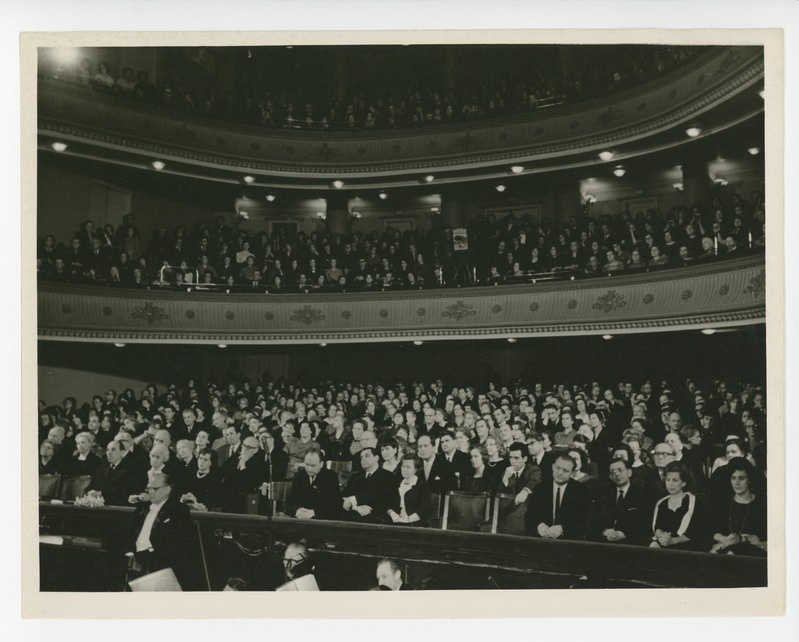Vaade Estonia saalile ja rõdule Friedebert Tuglase 80. juubelisünnipäeva aktuse ajal