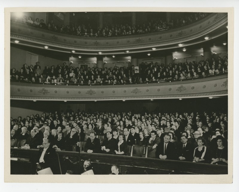 Vaade Estonia saalile ja rõdule Friedebert Tuglase 80. juubelisünnipäeva aktuse ajal