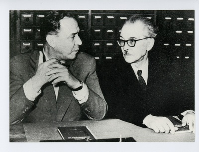 Olavi Paavolainen ja Friedebert Tuglas Keele ja Kirjanduse Instituudis, 09.1956  duplicate photo